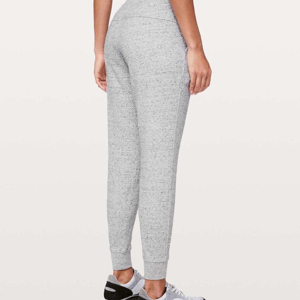 Lululemon Warm Down Jogger Gray Waffle Size 8